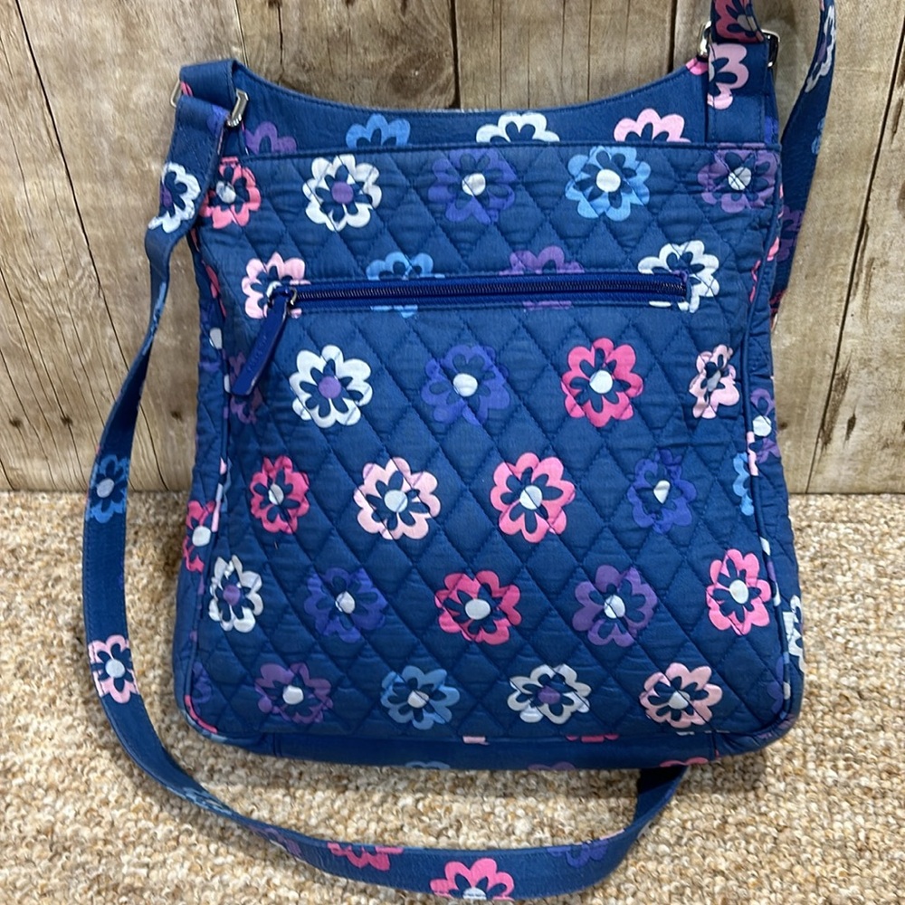 Vera Bradley Ellie Flowers multicolor Lg Crossbody w/ matching Turn Key Wallet - Picture 4 of 16
